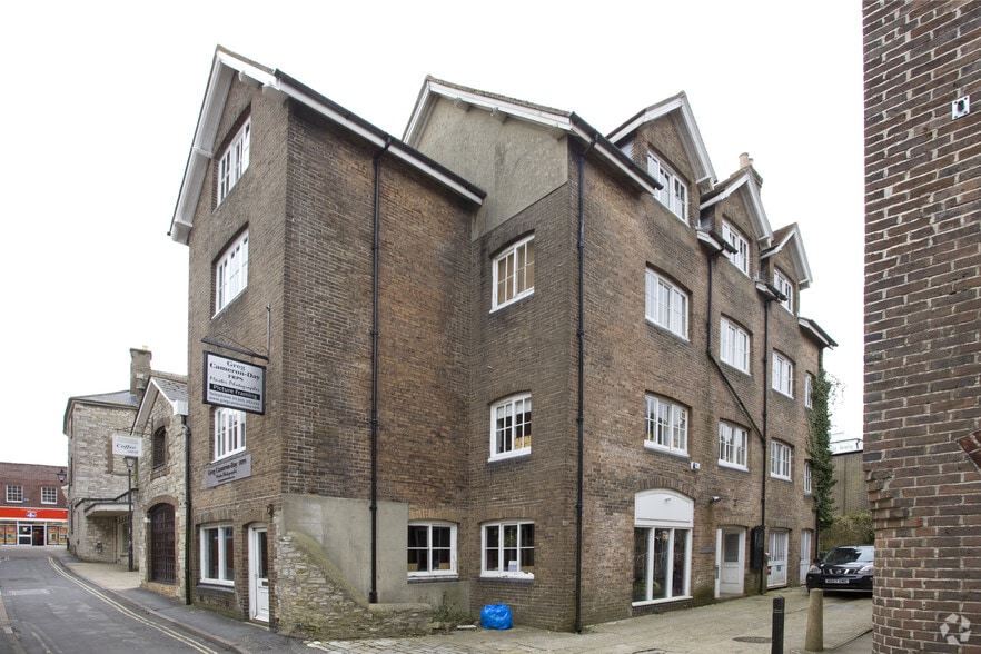 8 Cornhill & 27 Durngate Street portfolio of 2 properties for sale on LoopNet.ca - Building Photo - Image 3 of 3