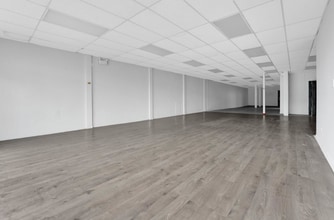 5651 Cowrie St, Sechelt, BC à vendre Photo du bâtiment- Image 2 de 3