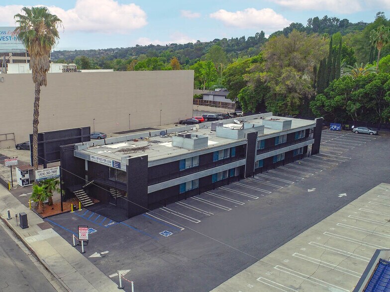 16218 Ventura Blvd, Encino, CA à louer - Photo du bâtiment - Image 3 de 3