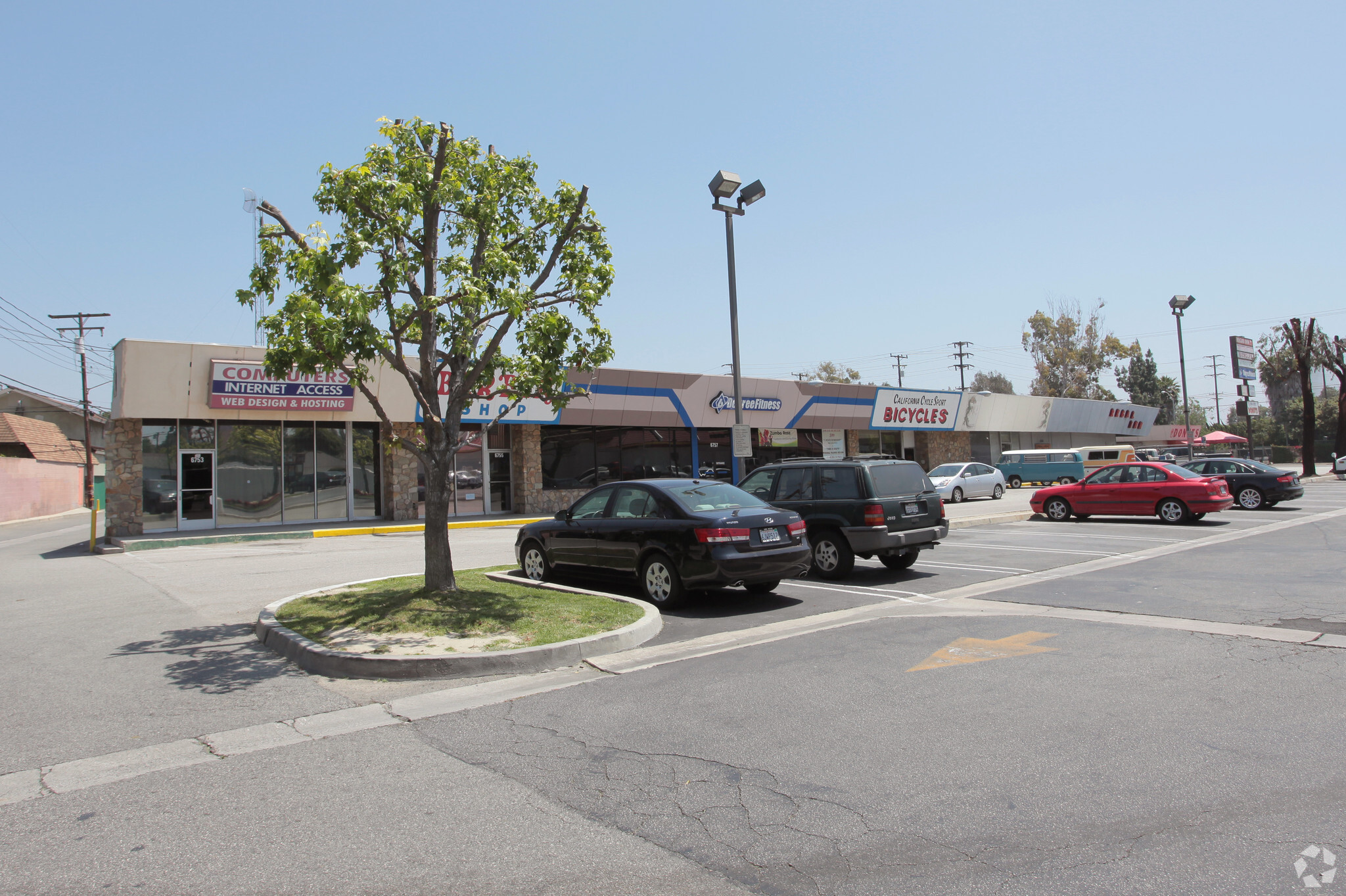 6753-6763 Carson St, Lakewood, CA à louer Photo principale- Image 1 de 5