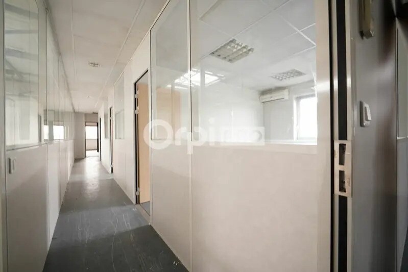 Flex in Saint-Priest for sale - Interior Photo - Image 3 of 6