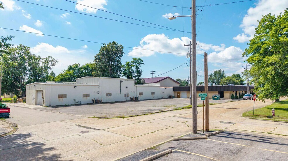 205 S New Madrid St, Sikeston, MO for sale - Building Photo - Image 1 of 14