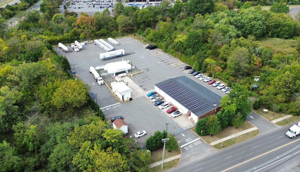 4700 S Clinton Ave, South Plainfield, NJ for lease - Building Photo - Image 3 of 3