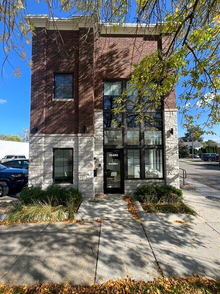 18450 Mack Ave, Grosse Pointe, MI for lease - Building Photo - Image 2 of 15
