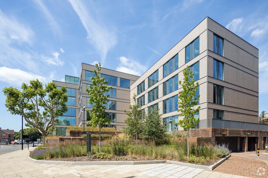 Vine St, Uxbridge à louer - Photo du bâtiment - Image 3 de 18