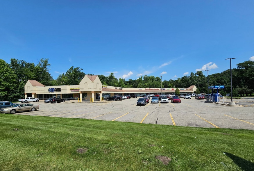 1851 44th St SW, Wyoming, MI for lease - Building Photo - Image 1 of 17