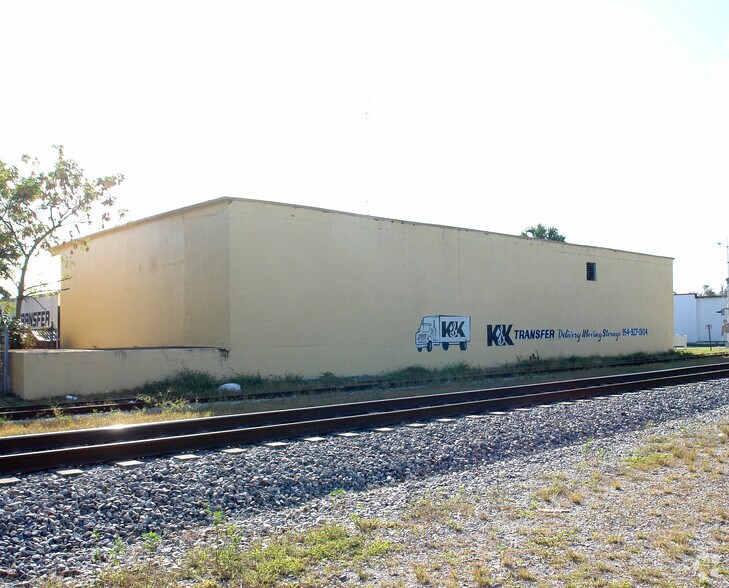 5 NW 3rd Ave, Dania Beach, FL à vendre - Photo du bâtiment - Image 2 de 2