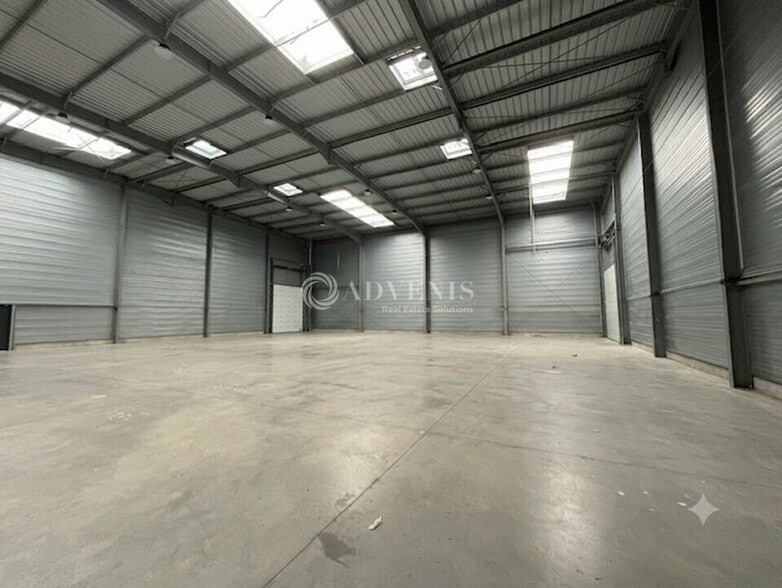 Industrial in Les Alluets-le-Roi for lease - Interior Photo - Image 3 of 10