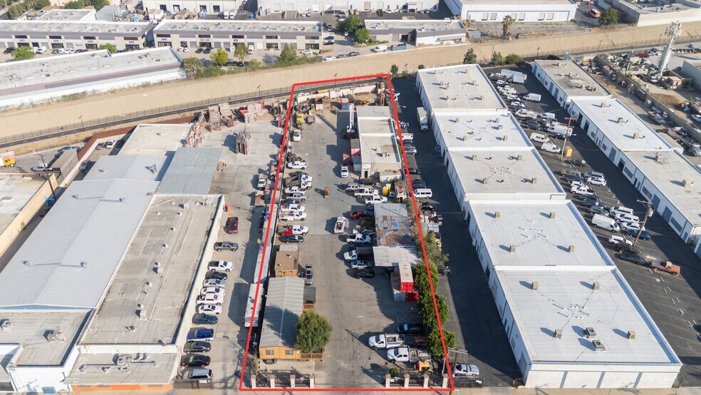 669 Arroyo St, San Fernando, CA à vendre - Photo du bâtiment - Image 3 de 41