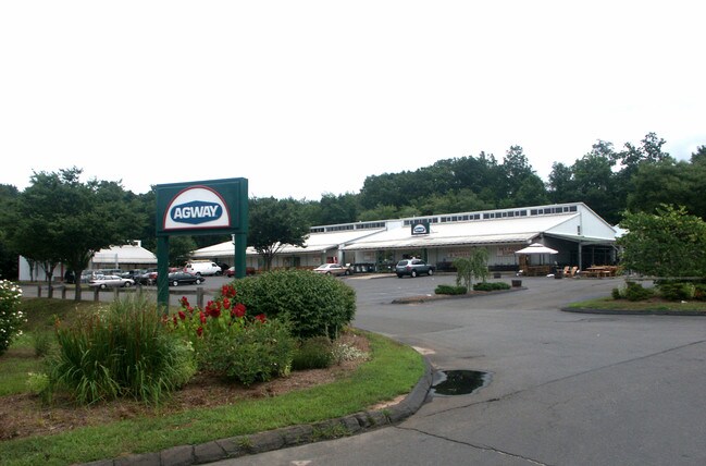 More details for 11 Whitewood Ln, North Branford, CT - Retail for Sale