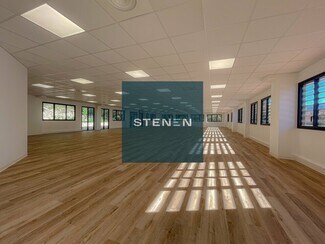More details for 302 Rue de la gare, Venelles - Office for Lease