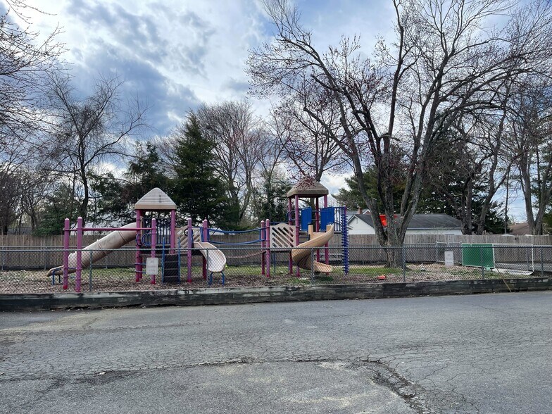 5411 Franconia Rd, Alexandria, VA à louer - Photo du bâtiment - Image 2 de 4
