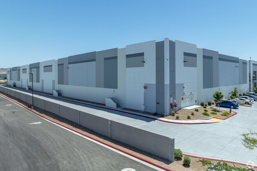 2970 Lincoln Rd, Las Vegas, NV à louer - Photo du bâtiment - Image 3 de 4