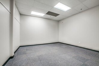 800-824 W Spring Creek Pky, Plano, TX for lease Interior Photo- Image 1 of 9