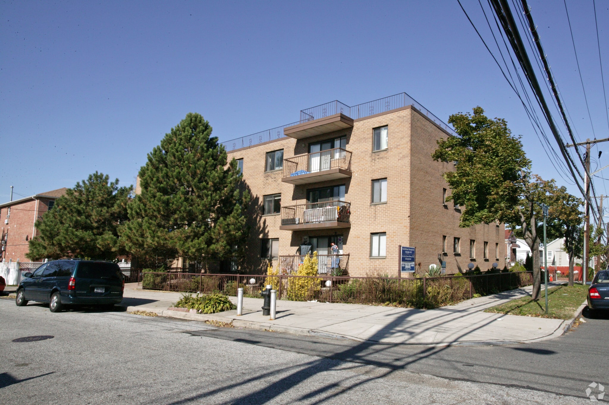 122-15 25th Rd, Flushing, NY for sale Primary Photo- Image 1 of 13