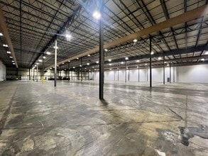 6606 Tussing Rd, Reynoldsburg, OH for lease Interior Photo- Image 2 of 9