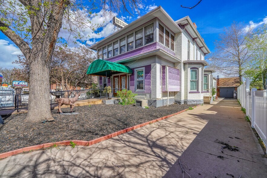 512 Royal Gorge Blvd, Canon City, CO à vendre - Photo du bâtiment - Image 2 de 89