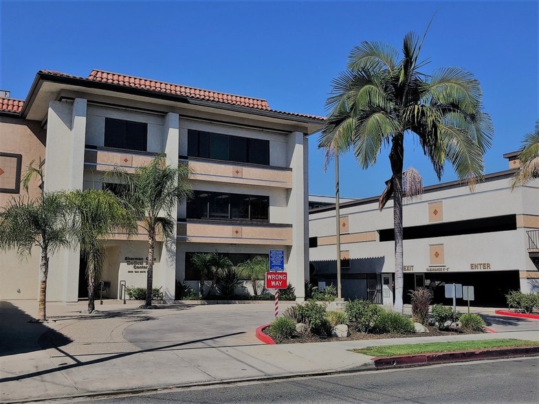 4910 Van Nuys Blvd, Sherman Oaks, CA à louer - Photo principale - Image 1 de 9