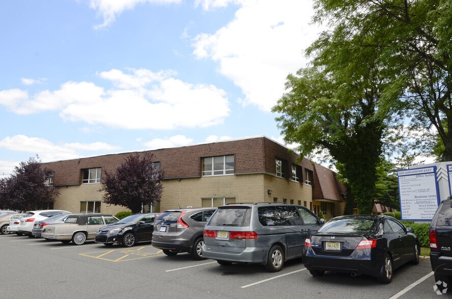 420 Benigno Blvd, Bellmawr, NJ à louer - Photo du bâtiment - Image 2 de 4