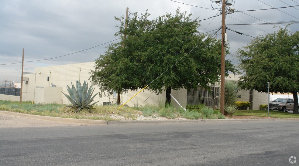 6980 Market Ave, El Paso, TX à vendre - Photo du bâtiment - Image 2 de 3