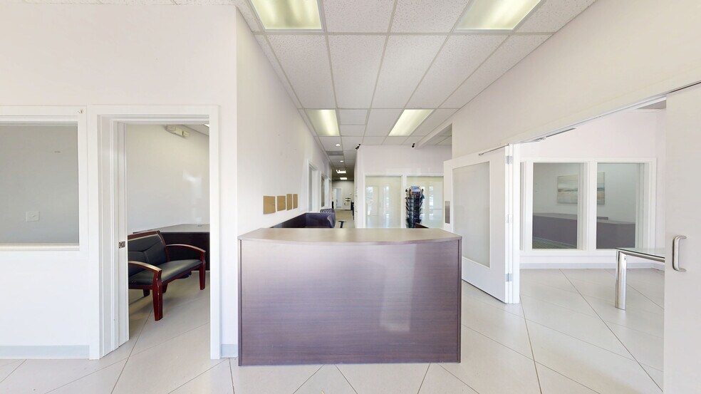 1201-1221 S Powerline Rd, Pompano Beach, FL à louer - Numérisation 3D de Matterport - Image 2 de 16