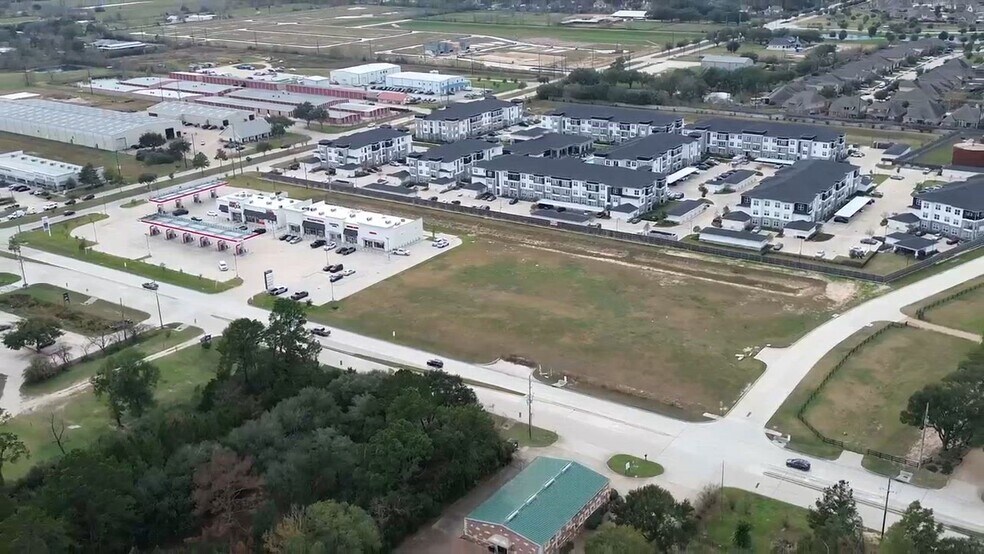 16503 Mueschke Rd, Cypress, TX à vendre - Vidéo sur l’inscription commerciale - Image 2 de 7