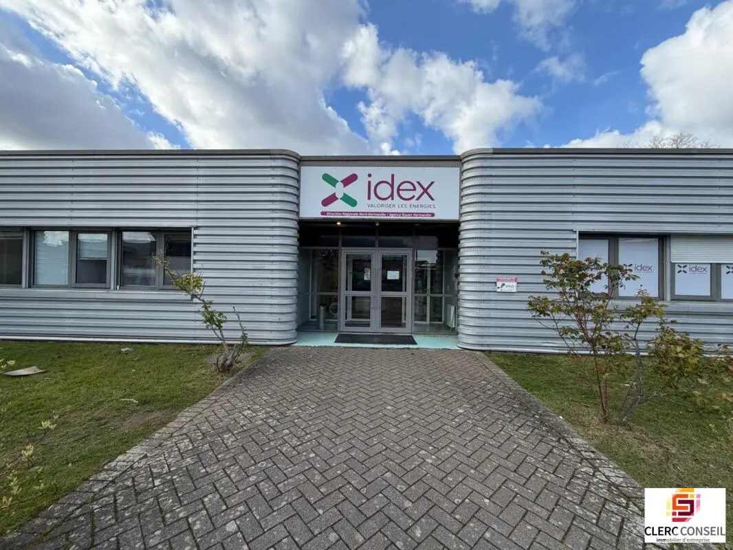 Office in Le Petit-Quevilly for lease Building Photo- Image 1 of 24