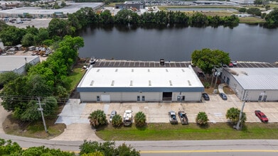 2853 Kirby Cir NE, Palm Bay, FL à louer Aérien- Image 1 de 23