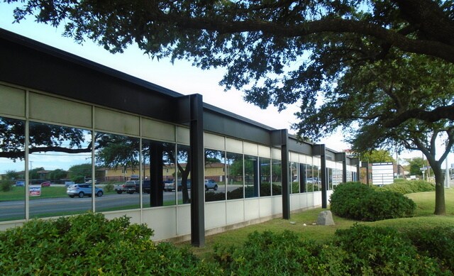 4102 S 31st St, Temple, TX à louer - Photo du bâtiment - Image 2 de 3