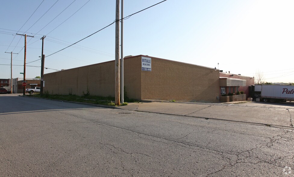 801 Forest Ave & 1200-1210 E 9th Street portefeuille de 2 propriétés à vendre sur LoopNet.ca - Photo principale - Image 1 de 2