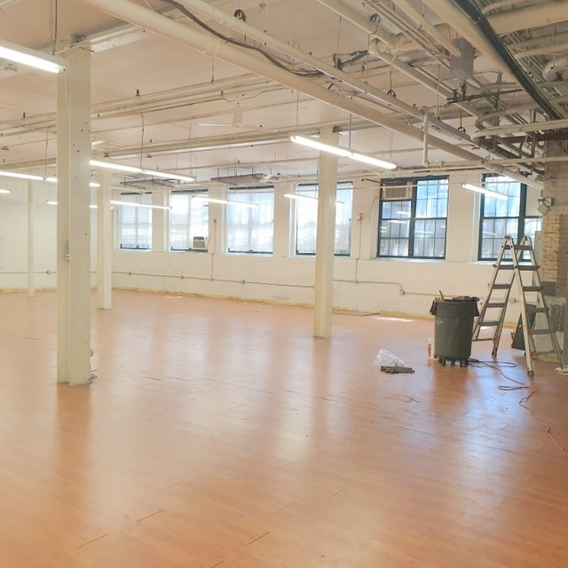 37-24 24th St, Long Island City, NY for lease Building Photo- Image 1 of 22