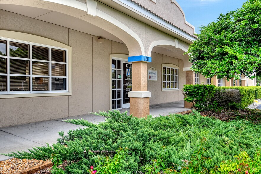 1211 Jacaranda Blvd, Venice, FL à vendre - Photo principale - Image 1 de 2