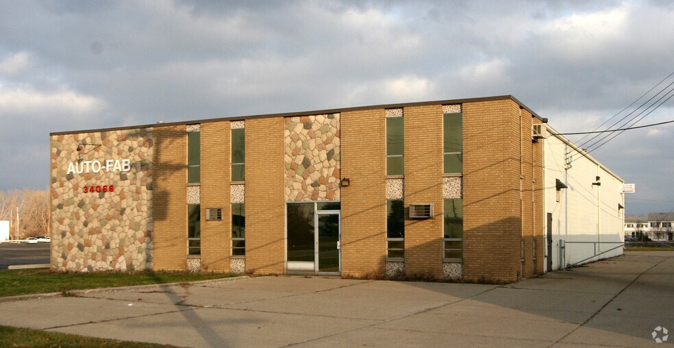 34066 Groesbeck Hwy, Clinton Township, MI for sale - Building Photo - Image 3 of 3