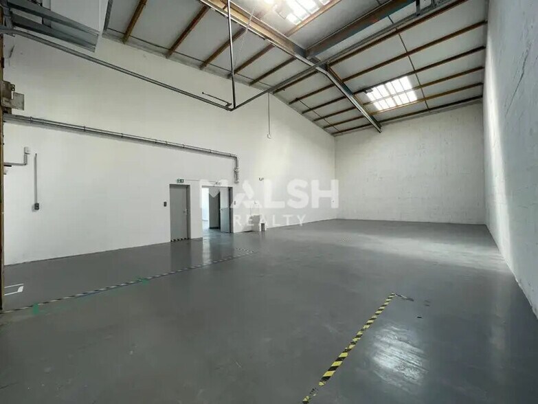 Flex in Vaulx-en-Velin for lease - Interior Photo - Image 3 of 10