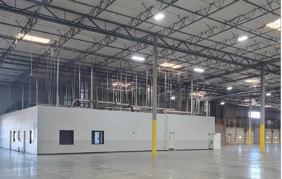 2030 Hanson Way, Woodland, CA for lease - Interior Photo - Image 2 of 6