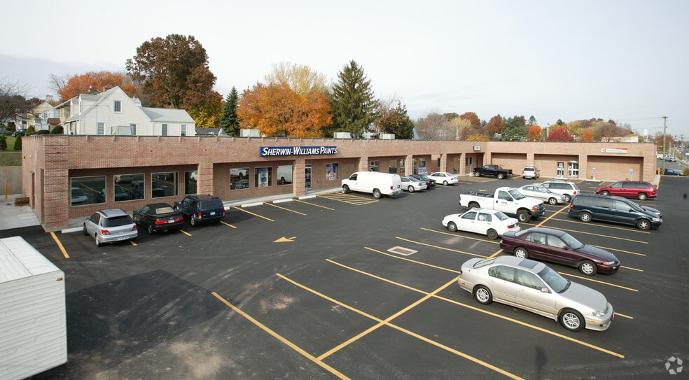 709-725 Silas Deane Hwy, Wethersfield, CT for lease - Building Photo - Image 2 of 15
