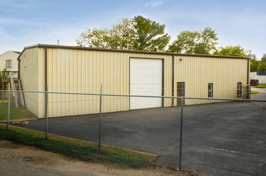 5244 Challedon Dr, Virginia Beach, VA for lease - Building Photo - Image 3 of 17