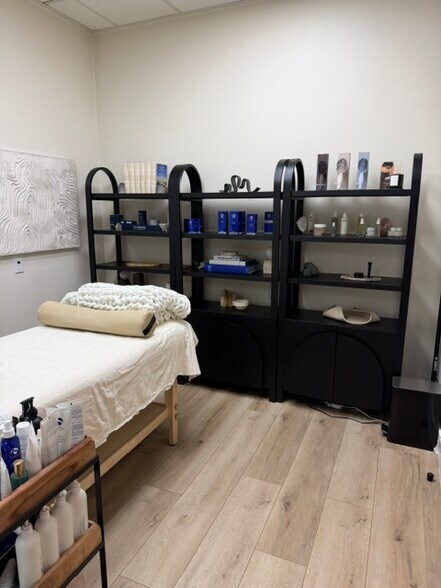 1518-1520 W Magnolia Blvd, Burbank, CA à louer - Photo du bâtiment - Image 2 de 6