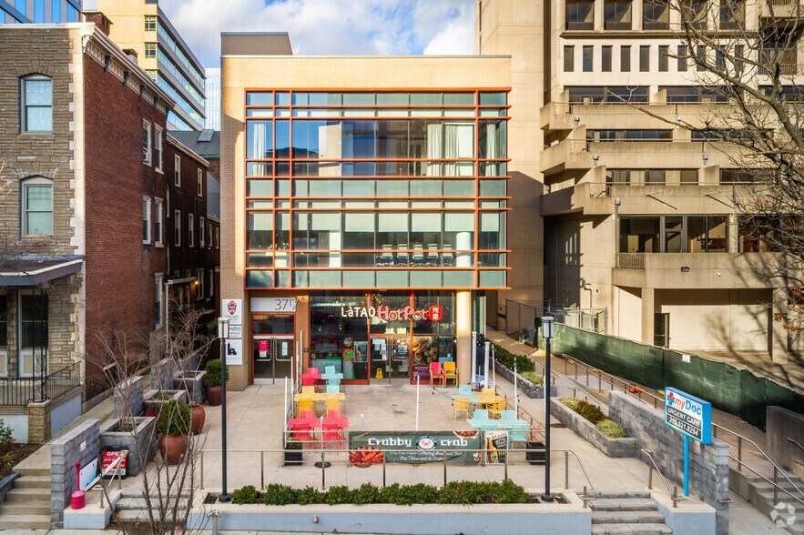 3717 Chestnut St, Philadelphia, PA à louer - Photo du bâtiment - Image 2 de 4