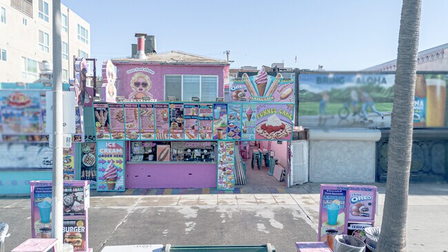 Plus de détails pour 2011 Ocean Front Walk, Venice, CA - Commerce de détail à vendre