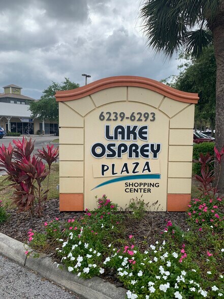 6239-6293 Lake Osprey Dr, Sarasota, FL à louer - Photo du bâtiment - Image 2 de 3