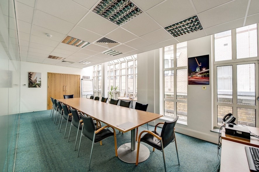 6-10 Cavendish Pl, London for lease - Interior Photo - Image 3 of 5