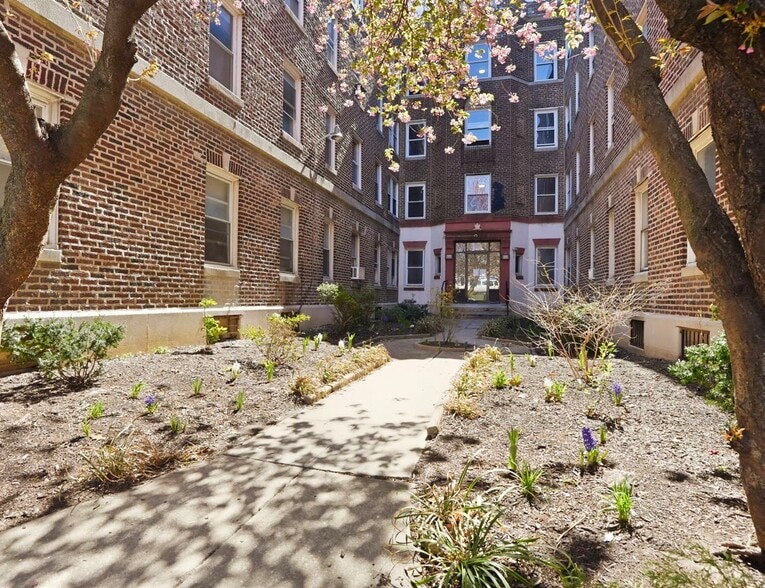 1336 Arrott St, Philadelphia, PA for sale - Building Photo - Image 3 of 11