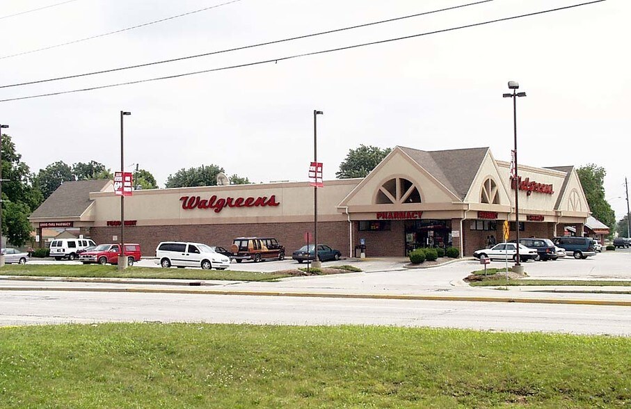 4001 Madison Ave, Indianapolis, IN à vendre - Photo du bâtiment - Image 3 de 8