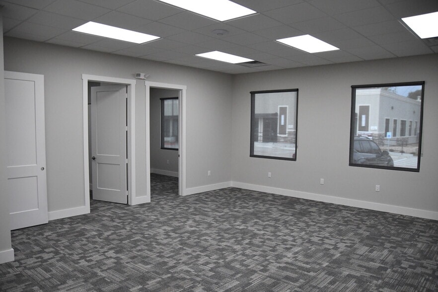 28809 Hardin Store Rd, Magnolia, TX for lease - Building Photo - Image 2 of 9