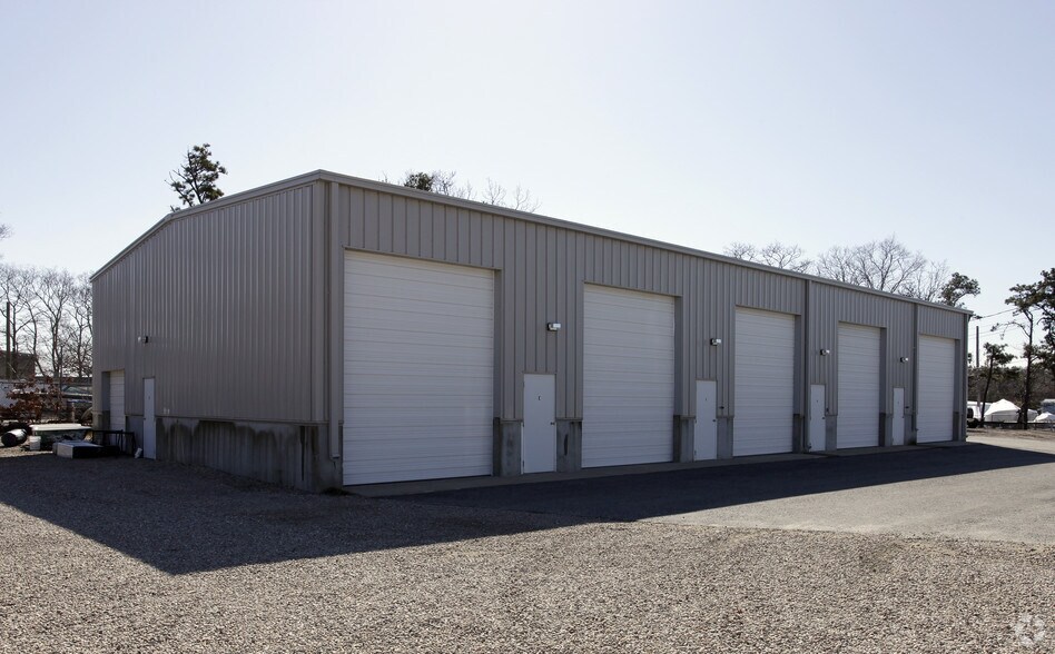 50 Ferndoc St, Hyannis, MA à louer - Photo du bâtiment - Image 2 de 2