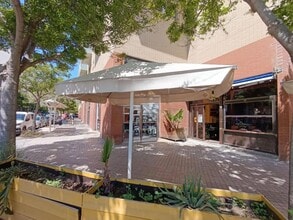 Retail in Barcelona, Barcelona for lease Construction Photo- Image 2 of 14