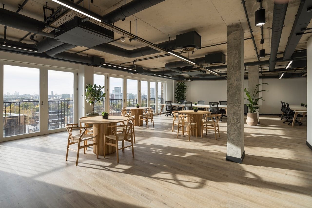 1 Sterling Way, Londres à louer Photo du bâtiment- Image 1 de 23