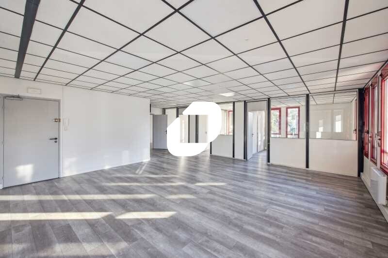 Bureau dans Les Ulis à vendre - Photo du bâtiment - Image 2 de 10