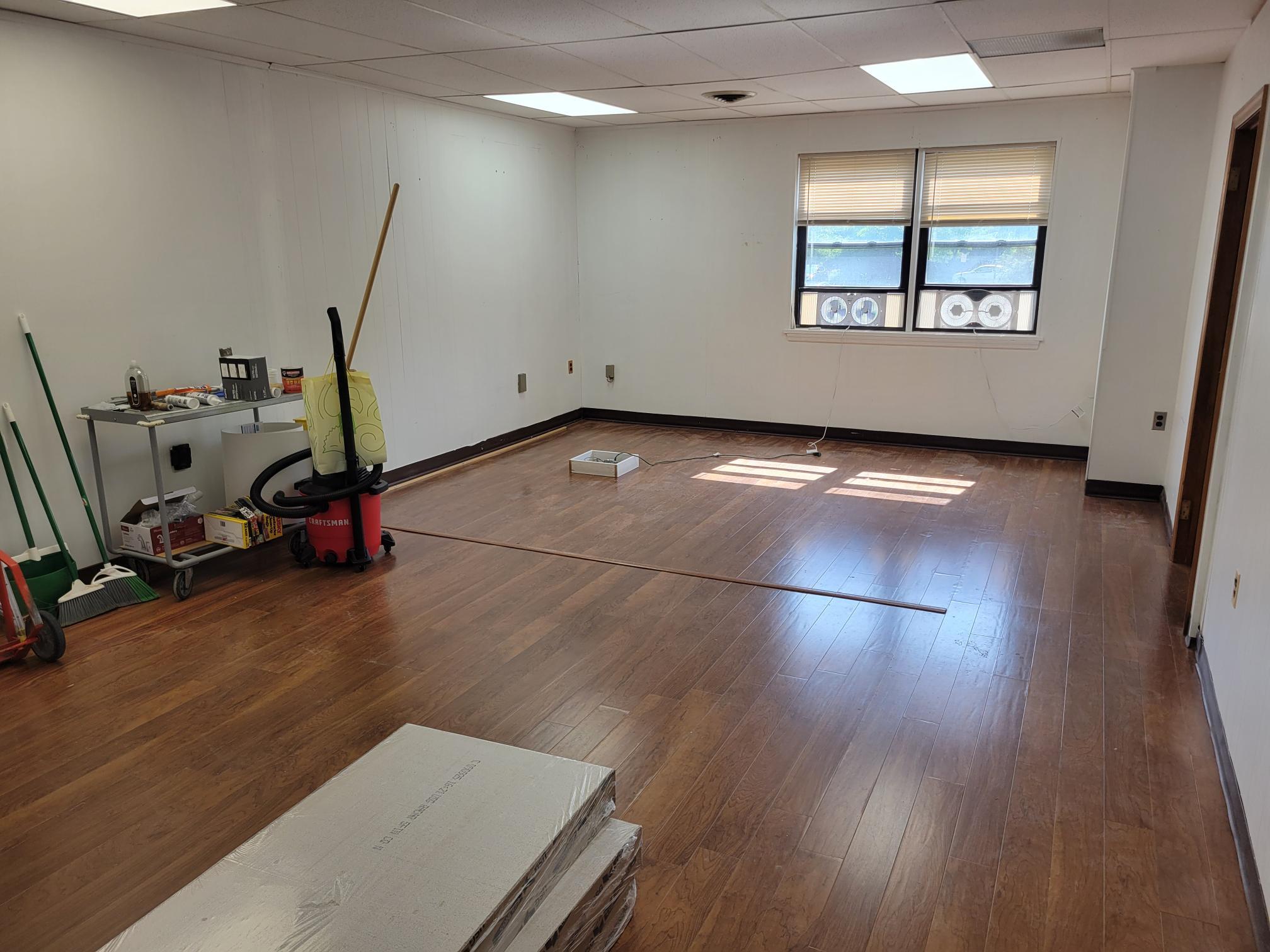 320 Raritan Ave, Highland Park, NJ à louer Photo intérieure- Image 1 de 5